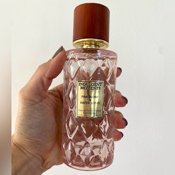 indulgent moments pink peony & water lotus